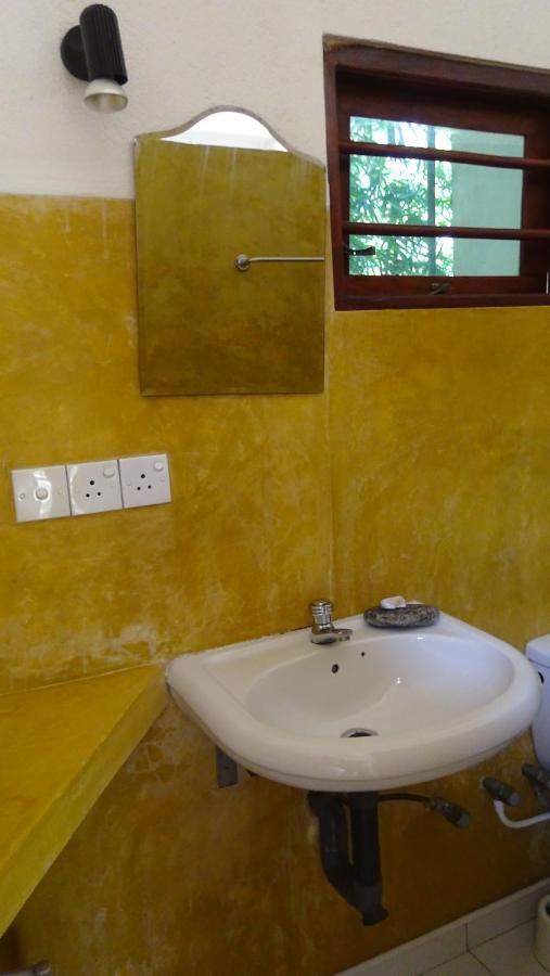 Tropical Garden Apartment แทนกาลเล ภายนอก รูปภาพ